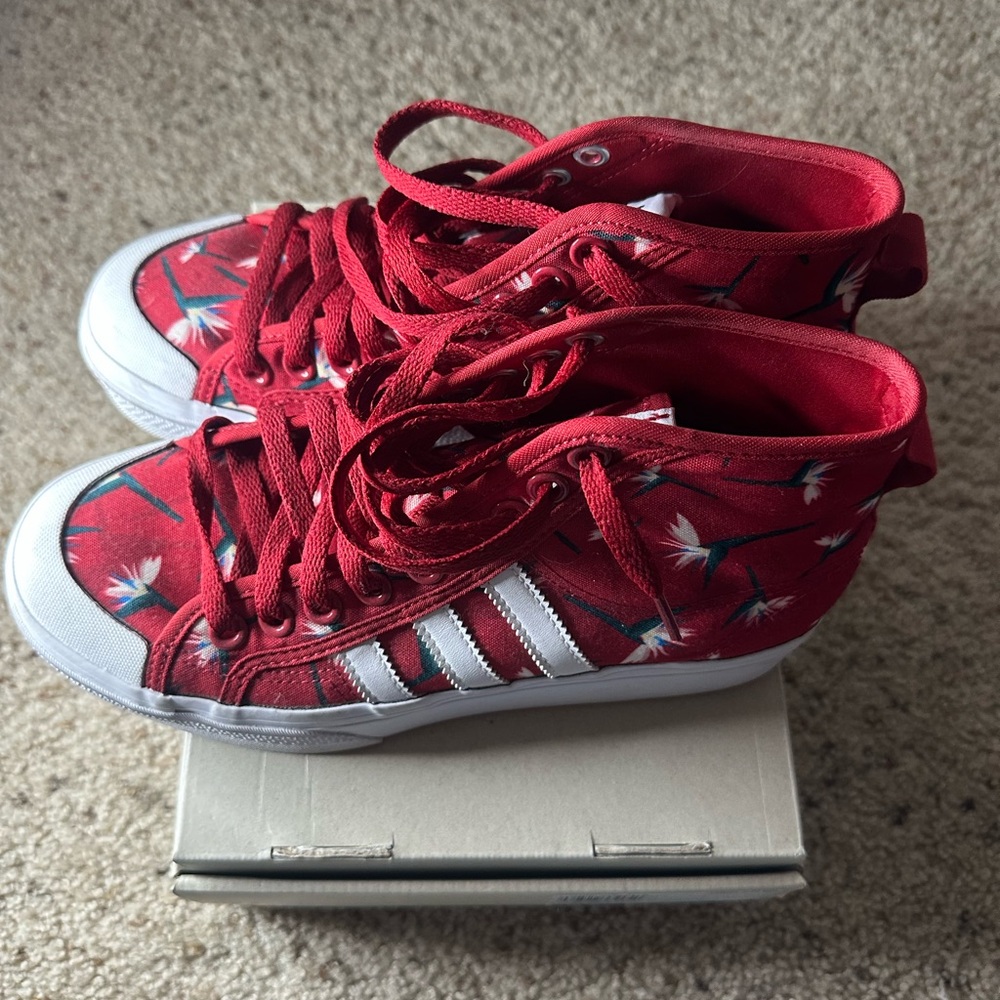 Adidas Sneakers